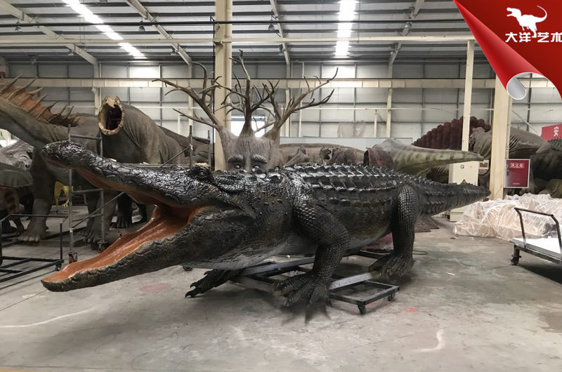 仿真鱷魚模型